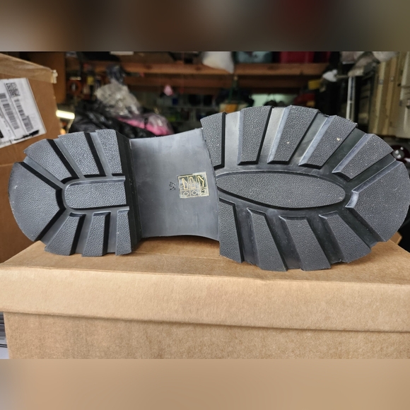 Leather Ankle Boot Karen Millen - Picture 7 of 9